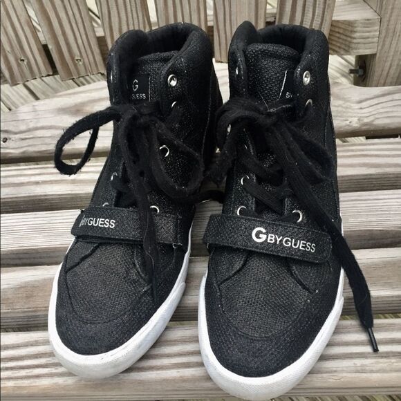 Cute shoes by G by Guess size 91/2 medium - Picture 2 of 4